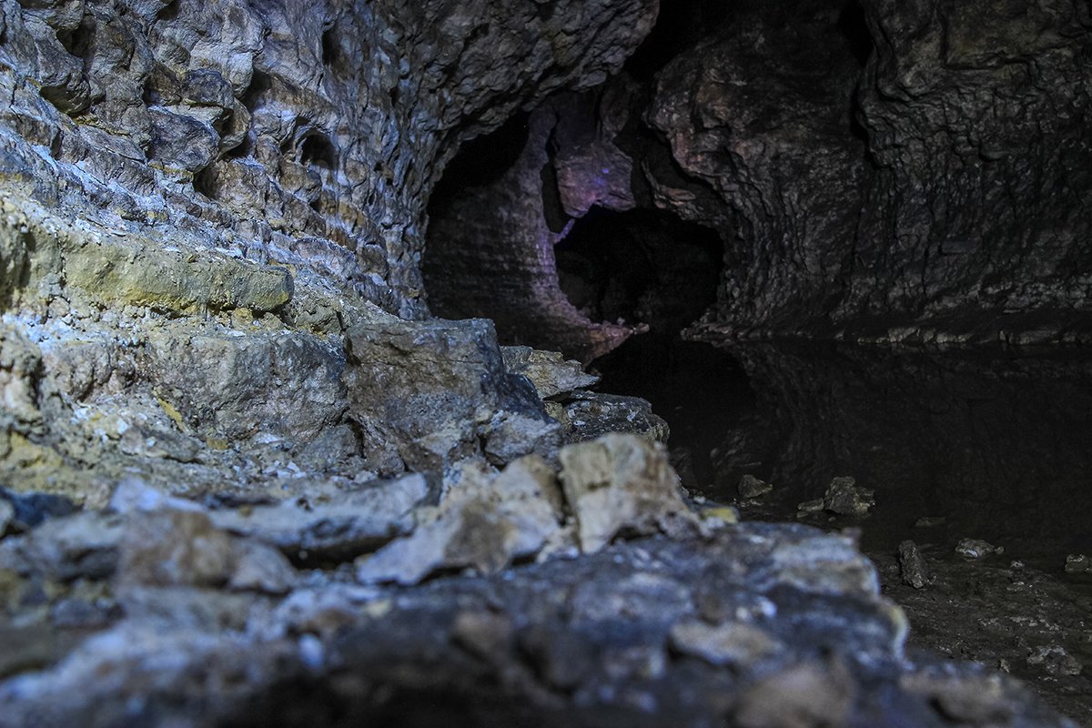 Stracoş Cave