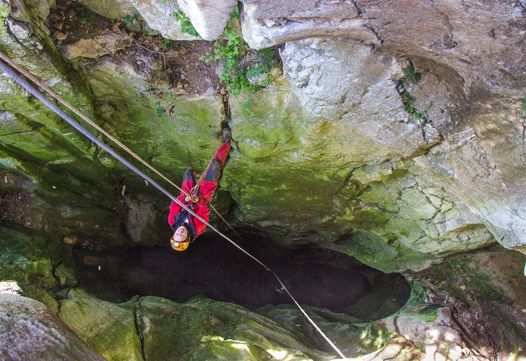 Betfia vertical cave